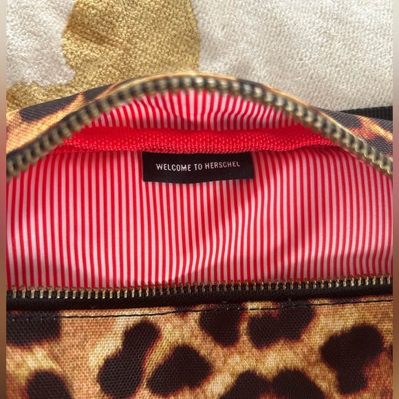 Herschel Leopard Fanny / Hip Bag - NWOT - Picture 3 of 5